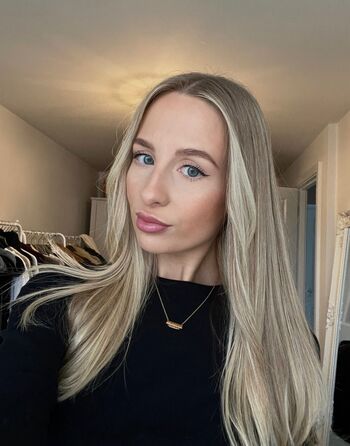 Full leaked Aadrianarose private onlyfans photo