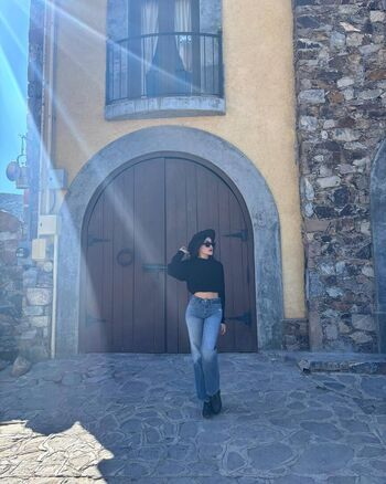 Abril Montserrat