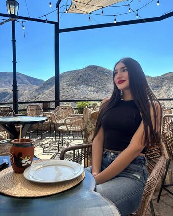 Abril Montserrat