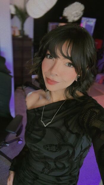 Full leaked Aileensenpaireacts page private onlyfans photo