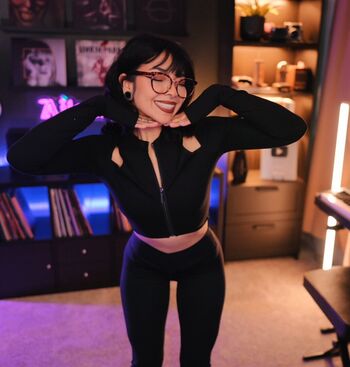 Full leaked Aileensenpaireacts page private onlyfans photo