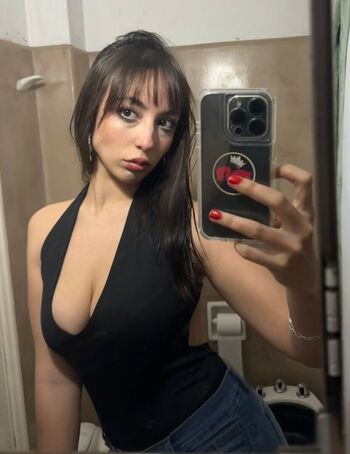 Full leaked Hotmom/ private onlyfans photo