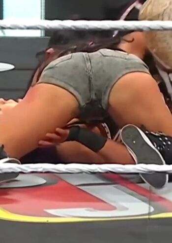 AJ Lee