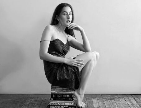Full leaked Alana haim private onlyfans photo