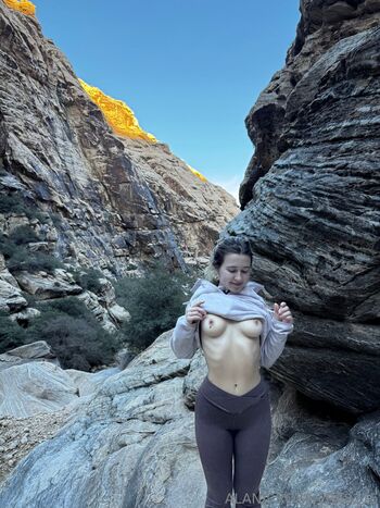 Full leaked Alanarose page private onlyfans photo