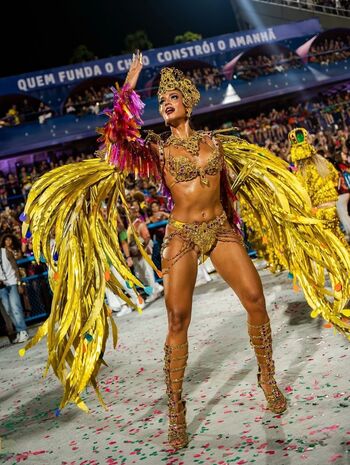 Full leaked Alane dias page private onlyfans photo