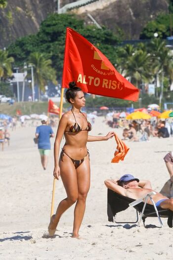 Full leaked Alane dias private onlyfans photo