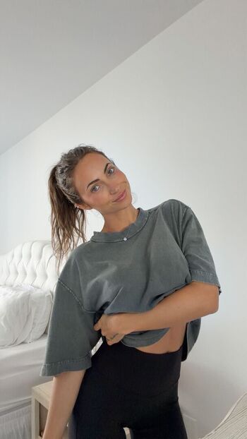 Full leaked Alannalouise private onlyfans photo