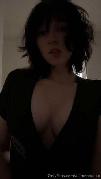Full leaked Allimoonaxxx private onlyfans photo
