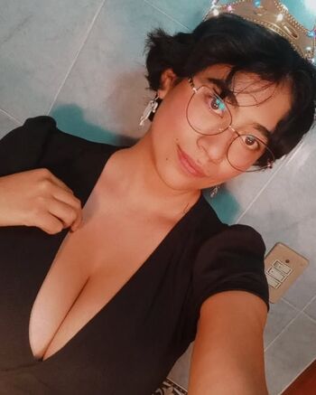 Full leaked Allisauria page private onlyfans photo