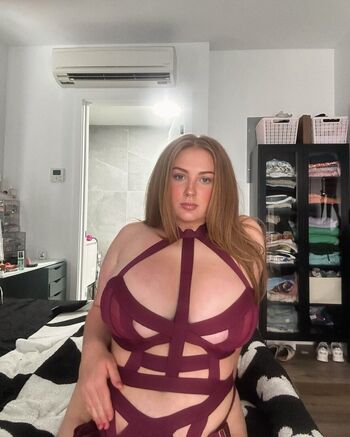 Full leaked Alyssaholmes private onlyfans photo
