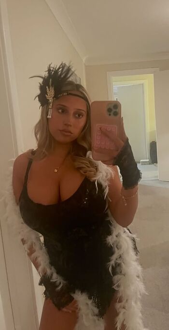 Amber Isabella