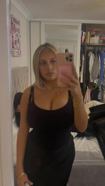 Amber Isabella
