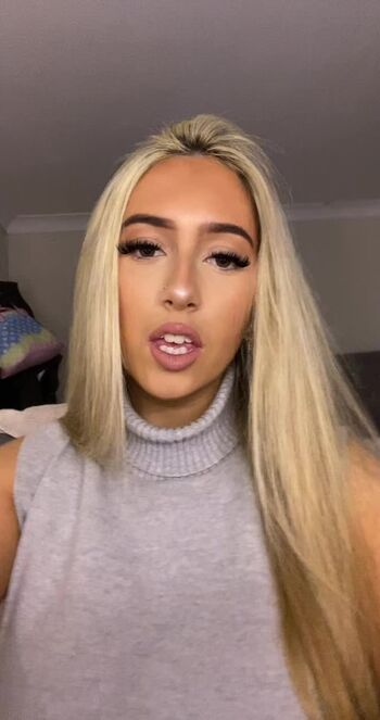 Amber Isabella