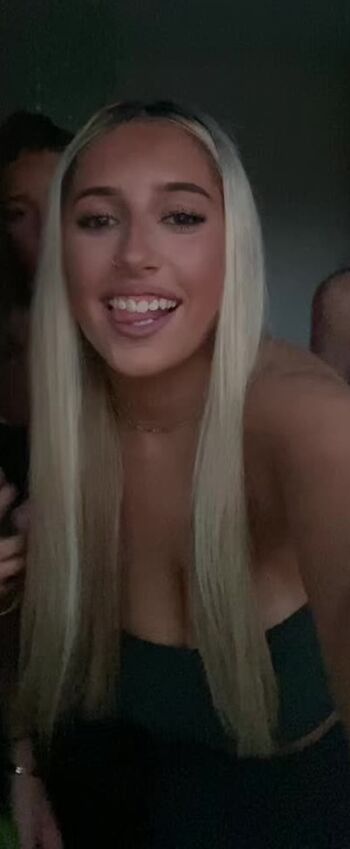 Amber Isabella
