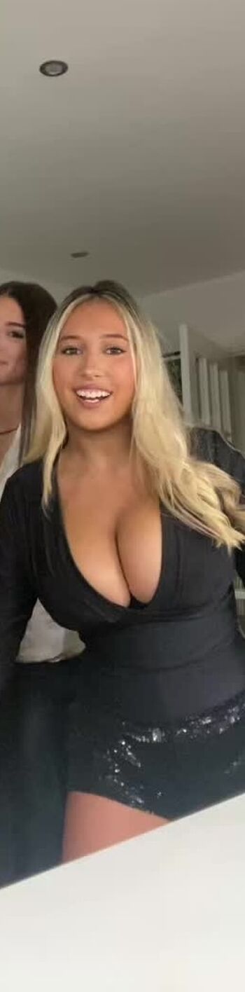 Amber Isabella