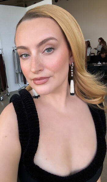 Amelia Dimoldenberg