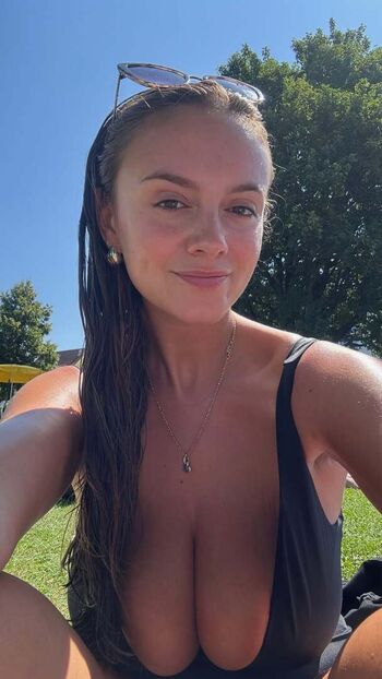 Full leaked Amy quesada getgood page private onlyfans photo