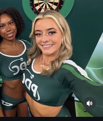 Full leaked Amykemptravels darts dancers private onlyfans photo