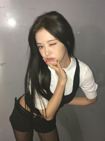 An Yujin 안유진 |