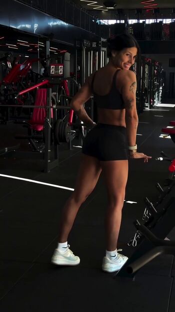 Ana Castela
