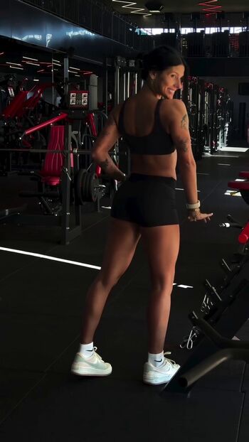Ana Castela