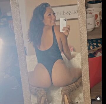 Andrea Flores