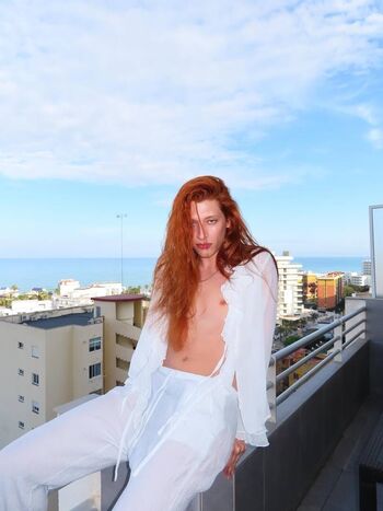 Full leaked Androgynoux boy private onlyfans photo