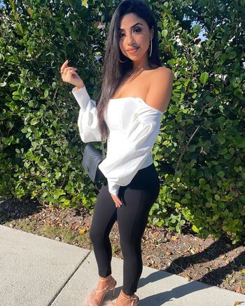Anna Gabriela Munoz