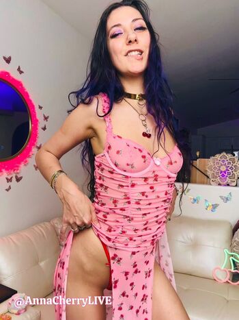 annacherrylive
