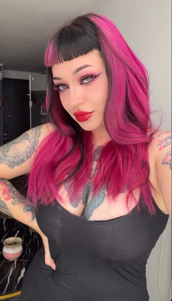 Full leaked Aracne private onlyfans photo