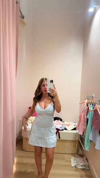 Full leaked Ariana white page private onlyfans photo