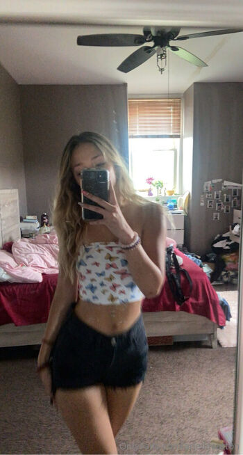 ariellesutton