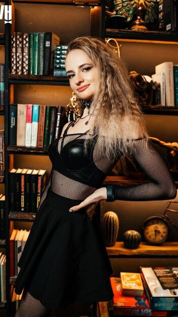 arinazhotikova