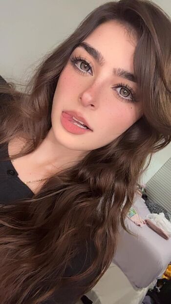 Full leaked Aruuu private onlyfans photo