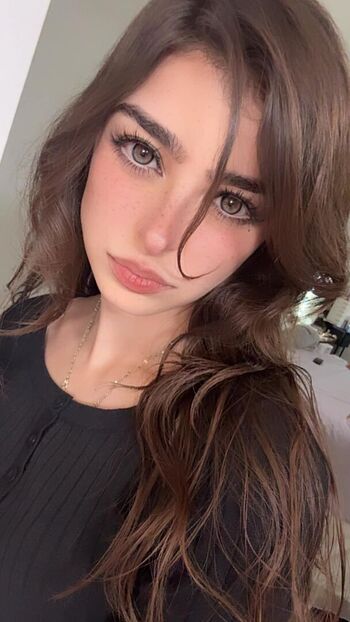 Full leaked Aruuu private onlyfans photo