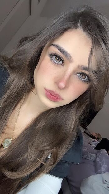 Full leaked Aruuu private onlyfans photo