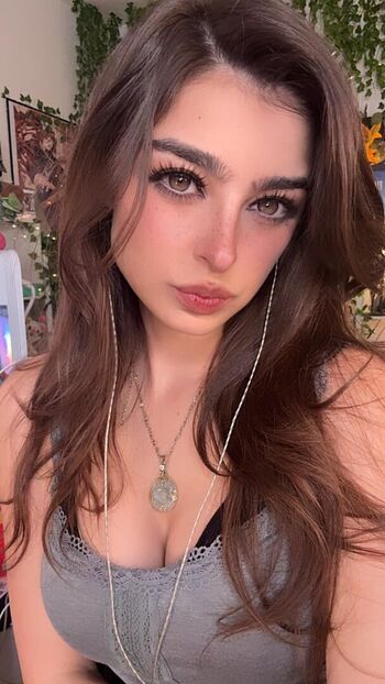 Full leaked Aruuu private onlyfans photo