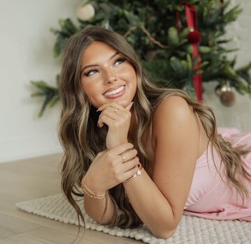 Ashlyn Harlos