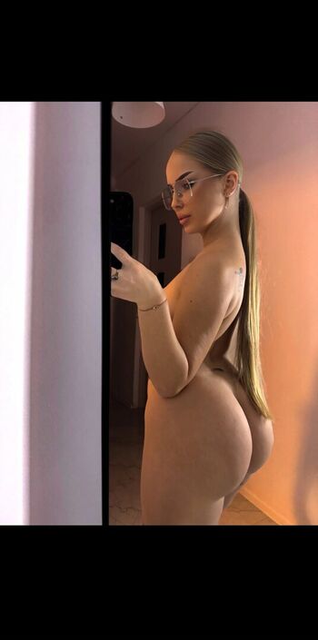 AubrieleRouj1