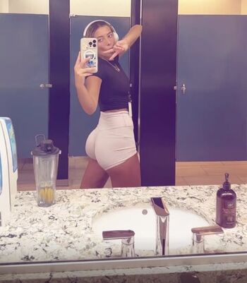 Ava Nucci