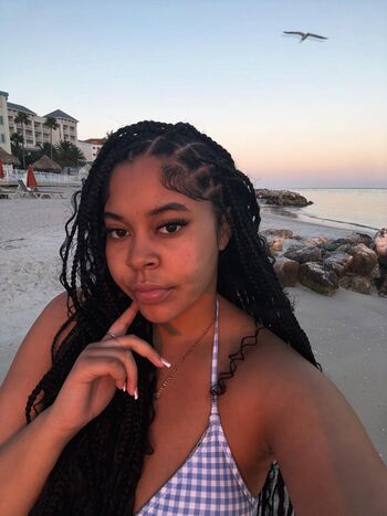 ayoo_londyn