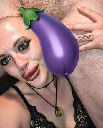 Bald_Bunny