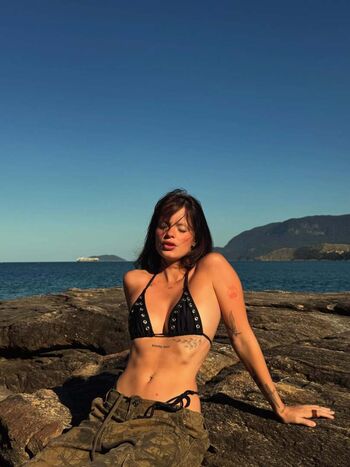 Bella Pinheiro