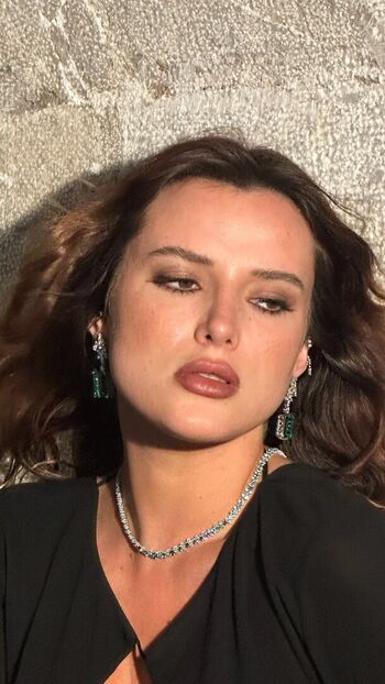 Full leaked Bella thorne  page private onlyfans photo