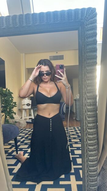 Full leaked Bella thorne  page private onlyfans photo
