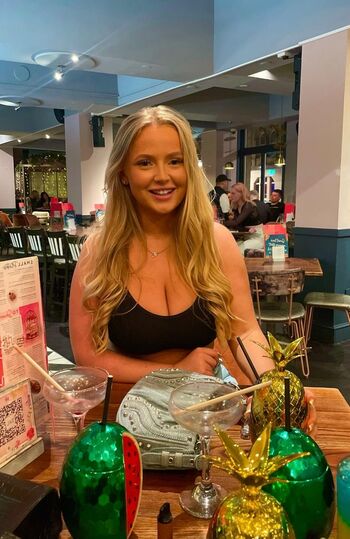 Full leaked Bella turner page private onlyfans photo