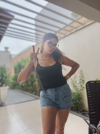 Full leaked Bellaraee private onlyfans photo