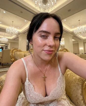Full leaked Billi eilish private onlyfans photo