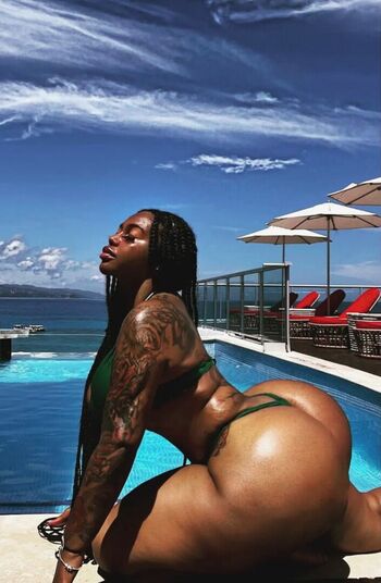 BLVCKASSZILLA